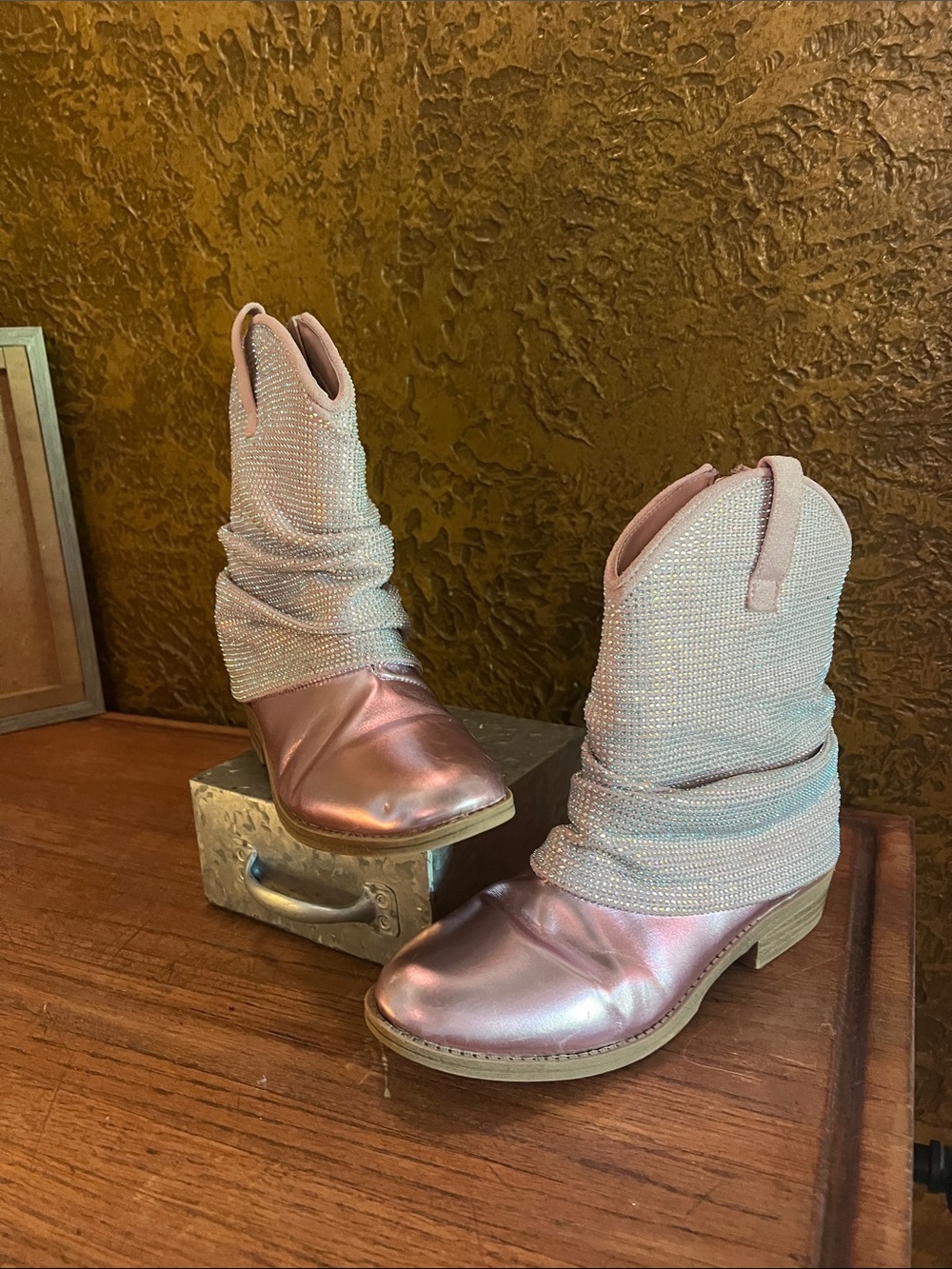 Steve Madden big kid size 5 Sparkling Pink Metallic Cowboy Boots